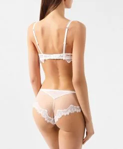 Shorty Nacre Collection Précieux Diadème De La Marque De Lingerie De Luxe Lise Charmel. 9 Shorty Nacre Collection Précieux Diadème De La Marque De Lingerie De Luxe Lise Charmel. -SOUTIEN-GORGE Soldes Boutique Shorty Lise Charmel precieux diademe nacre ACG0432 NA 104