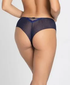 Shorty En Soie Lise Charmel Collection Splendeur Soie, Coloris Splendeur Bermudes (=bleu Marine). -SOUTIEN-GORGE Soldes Boutique Shorty en soie Lise Charmel Splendeur soie bermudes bleu marine ACC0480 BS 502