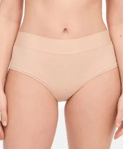 Shorty Sculptant Invisible Collection Smooth Lines De La Marque De Lingerie Chantelle, Coloris Beige Doré (=chair). -SOUTIEN-GORGE Soldes Boutique Shorty invisible sculptant Chantelle Smooth Lines Beige dore C11N40 01N 10