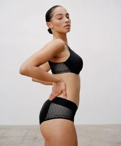 Shorty Sculptant Invisible Collection Smooth Lines De La Marque De Lingerie Chantelle, Coloris Noir Et Beige. -SOUTIEN-GORGE Soldes Boutique Shorty invisible sculptant Chantelle Smooth Lines noir beige C11N40 0DS fashion 2