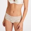 Shorty Collection Lingerie Joyau éternel De La Marque Iconique Aubade. 2 Shorty Collection Lingerie Joyau éternel De La Marque Iconique Aubade. -SOUTIEN-GORGE Soldes Boutique Shorty joyau eternel Aubade opaline UB70 OPLI