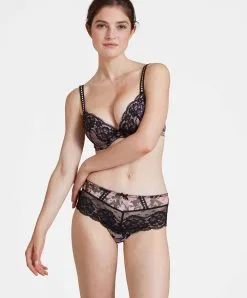 Shorty En Promotion De La Collection Aubade Magic Garden. 11 Shorty En Promotion De La Collection Aubade Magic Garden. -SOUTIEN-GORGE Soldes Boutique Shorty magic garden Aubade noir IA70 PIVN 4