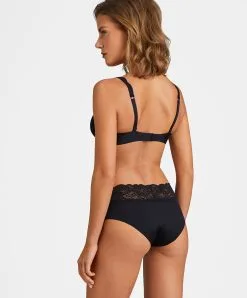 Shorty Collection Lingerie Quotidienne Sweetessence Coloris Noir De Chez Aubade Paris. -SOUTIEN-GORGE Soldes Boutique Shorty sweetessence black Aubade noir IK61 NOIR 4