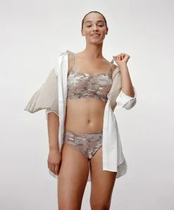 Chantelle Guide Des Tailles : 18 Chantelle Guide Des Tailles : -SOUTIEN-GORGE Soldes Boutique Shorty taille basse Chantelle soft stretch camouflage imprime C11D40 0AC 1004