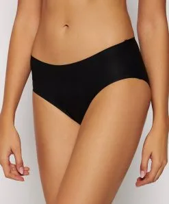 Shorty Taille Basse Noir Invisible Collection Essentielle Soft Stretch De Chez Chantelle.