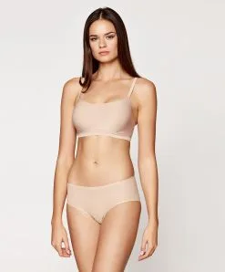 Shorty Taille Basse Chair Invisible Collection Essentielle Soft Stretch De Chez Chantelle.  -SOUTIEN-GORGE Soldes Boutique Shorty taille basse Chantelle soft stretch nude chair C26440 0WU 11