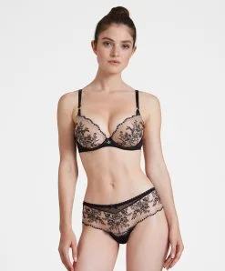 Shorty Taille Basse "Saint -Tropez" Collection Trésor Infini De Chez Aubade, Coloris Black Magic. -SOUTIEN-GORGE Soldes Boutique Shorty taille basse st tropez Tresor Infini black magic Aubade noir ID70 BMAG 6