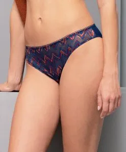 ANTIGEL DE LISE CHARMEL Slip Collection Parcours Fashion De La Marque De Lingerie Antigel Par Lise Charmel.