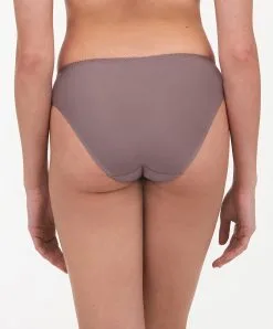 Slip Chantelle De La Collection Luminesce En Coloris Terre D'ombre Sauvage. -SOUTIEN-GORGE Soldes Boutique Slip Chantelle Luminesce terre d ombre taupe C19K30 0C1 2