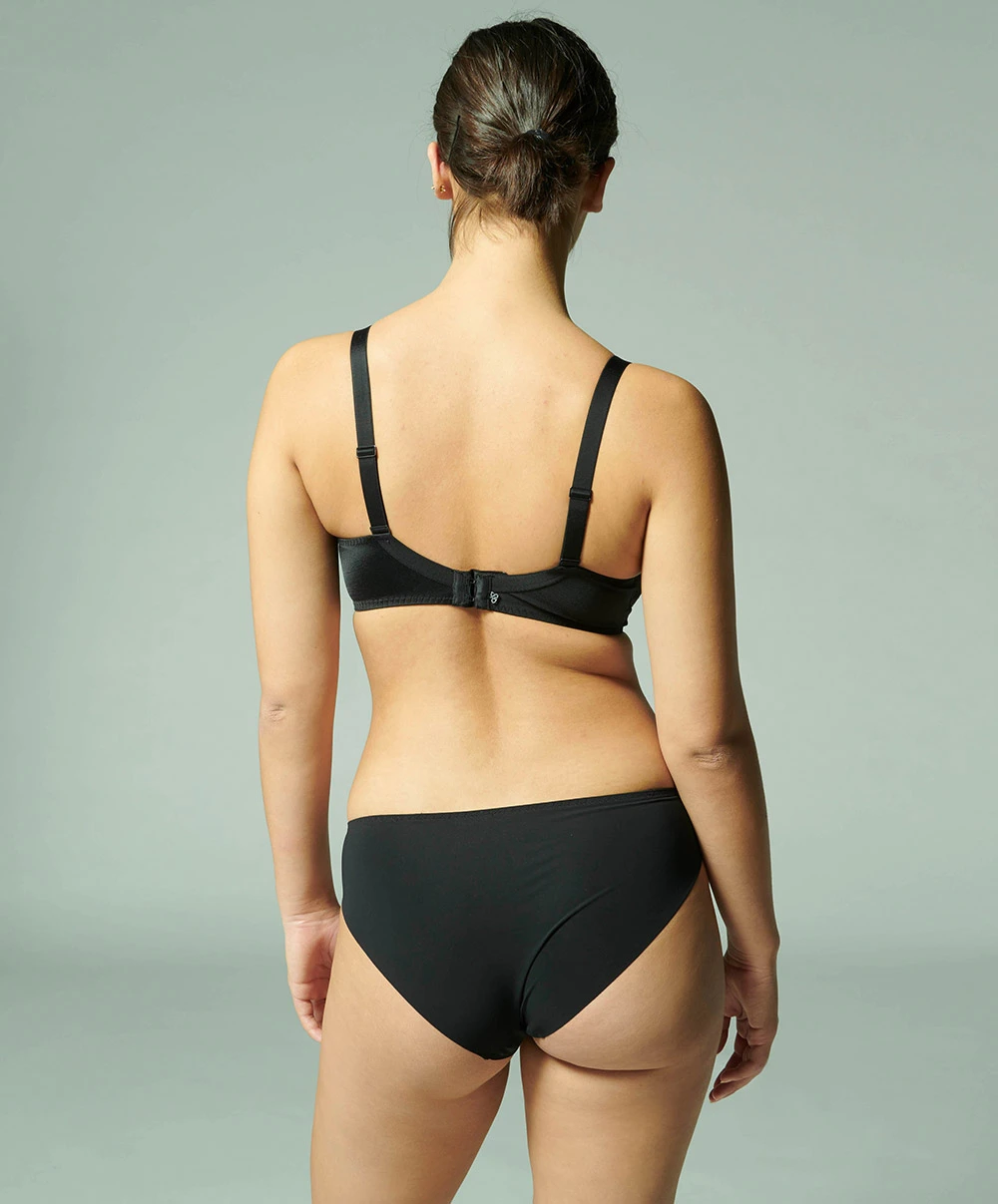Simone Perele Slip Collection Wish Coloris Noir De Chez Simone Pérèle. 15 Simone Perele Slip Collection Wish Coloris Noir De Chez Simone Pérèle. – Image 13