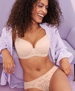 Slip Brésilien De La Collection Offbeat Coloris Beige Naturel (=chair=) Par Freya Lingerie. 12 Slip Brésilien De La Collection Offbeat Coloris Beige Naturel (=chair=) Par Freya Lingerie. -SOUTIEN-GORGE Soldes Boutique Slip bresilien Freya Offbeat natural beige chair AA5457 NAE 505