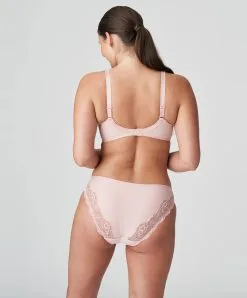 Slip Brésilien Dentelle Collection Madison De Chez PrimaDonna En Coloris Rose Poudré. -SOUTIEN-GORGE Soldes Boutique Slip bresilien dentelle PrimaDonna Madison rose poudre 0562125 PWD 506