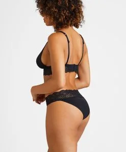Slip Brésilien Collection Lingerie Quotidienne Sweetessence Coloris Noir De Chez Aubade Paris. -SOUTIEN-GORGE Soldes Boutique Slip bresilien sweetessence black Aubade noir IK22 NOIR 4
