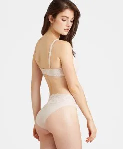 Slip Brésilien Collection Lingerie Quotidienne Sweetessence Coloris Skin De Chez Aubade Paris. 15 Slip Brésilien Collection Lingerie Quotidienne Sweetessence Coloris Skin De Chez Aubade Paris. -SOUTIEN-GORGE Soldes Boutique Slip bresilien sweetessence skin Aubade chair IK22 SKIN 5