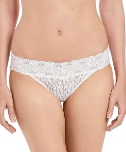 Slip Dentelle Forme Brésilienne Collection De Lingerie Permanente Wacoal Halo Lace, Coloris Ivoire.