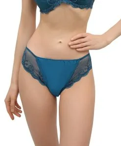 Slip "fantaisie" à Dos Opaque En Soie Lise Charmel Collection Splendeur Soie Coloris Cyan à Mi-chemin Entre Le Bleu Et Le Vert, Dans L'esprit D'un Plumage De Paon.