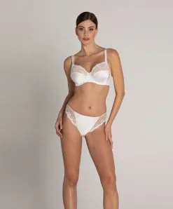 Slip "fantaisie" à Dos Opaque En Soie Lise Charmel Collection Splendeur Soie Coloris écru Nacre (=ivoire). -SOUTIEN-GORGE Soldes Boutique Slip dos opaque en soie Lise Charmel Splendeur soie ecru nacre ivoire ACC0280 EN 404