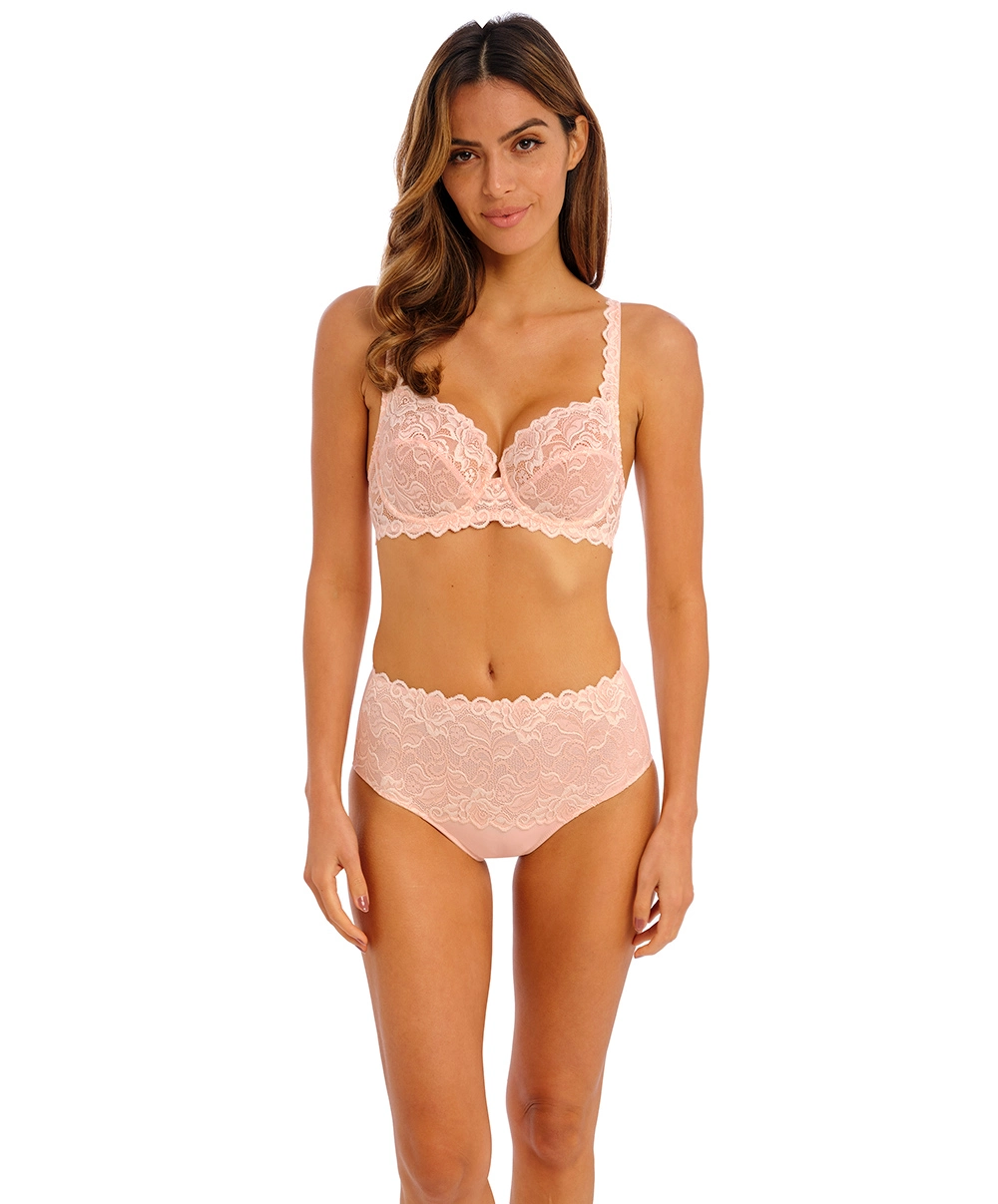 Wacoal Slip Gainant Taille Mi-haute Opaque Et Couvrant De La Collection Iconique Eglantine Par La Maison Wacaoal, Coloris Toki. 6 Wacoal Slip Gainant Taille Mi-haute Opaque Et Couvrant De La Collection Iconique Eglantine Par La Maison Wacaoal, Coloris Toki. – Image 4