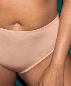 Slip Grande Taille Couvrant Invisble Elomi Collection Smooth, Coloris Sahara (=peau). 10 Slip Grande Taille Couvrant Invisble Elomi Collection Smooth, Coloris Sahara (=peau). -SOUTIEN-GORGE Soldes Boutique Slip grande taille couvrant Elomi Smooth sahara Chair EL4565 SAH 12