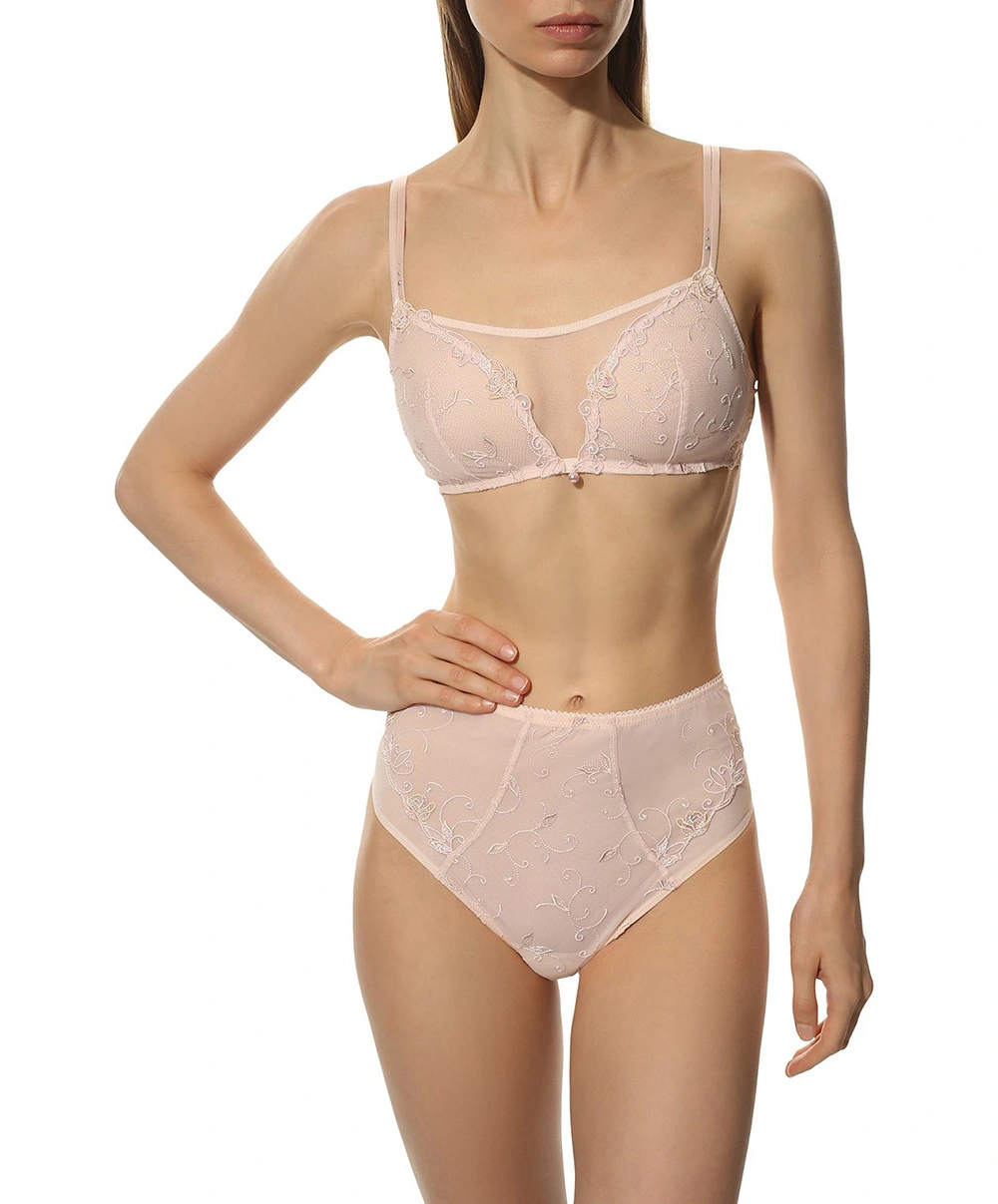 Slip Haut Grande Taille De La Nouvelle Ligne De Lingerie Sexy Rose De Venise Par Lise Charmel. 7 Slip Haut Grande Taille De La Nouvelle Ligne De Lingerie Sexy Rose De Venise Par Lise Charmel. – Image 5