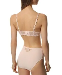 Slip Haut Grande Taille De La Nouvelle Ligne De Lingerie Sexy Rose De Venise Par Lise Charmel. 15 Slip Haut Grande Taille De La Nouvelle Ligne De Lingerie Sexy Rose De Venise Par Lise Charmel. -SOUTIEN-GORGE Soldes Boutique Slip haut grande taille Lise Charmel Rose de Venise desir venise rose poudre BCH0321 DV 104