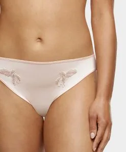 Slip Invisible Collection Hedona De La Marque De Lingerie Chantelle, Coloris Rose Dragée New Design. 7 Slip Invisible Collection Hedona De La Marque De Lingerie Chantelle, Coloris Rose Dragée New Design. -SOUTIEN-GORGE Soldes Boutique Slip invisible Chantelle Hedona rose dragee new design poudre C20330 0S1 3