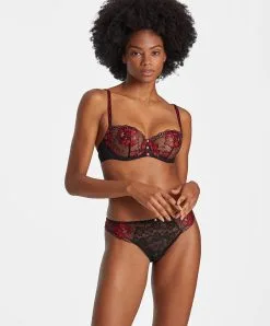 Culotte Italienne Sexy Collection Mélodie D'Été De Chez Aubade, Coloris Black Cherry. 11 Culotte Italienne Sexy Collection Mélodie D'Été De Chez Aubade, Coloris Black Cherry. -SOUTIEN-GORGE Soldes Boutique Slip italien Melodie d ete black cherry Aubade rouge et noir IC27 BCHE 3