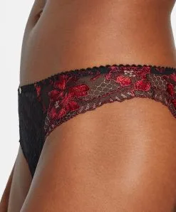 Culotte Italienne Sexy Collection Mélodie D'Été De Chez Aubade, Coloris Black Cherry. 13 Culotte Italienne Sexy Collection Mélodie D'Été De Chez Aubade, Coloris Black Cherry. -SOUTIEN-GORGE Soldes Boutique Slip italien Melodie d ete black cherry Aubade rouge et noir IC27 BCHE 5