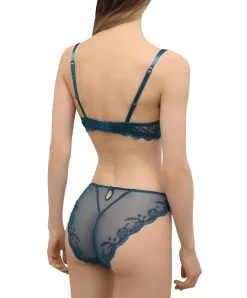 Culotte Italienne En Soie Lise Charmel Collection Splendeur Soie Coloris Cyan à Mi-chemin Entre Le Bleu Et Le Vert, Dans L'esprit D'un Plumage De Paon. 9 Culotte Italienne En Soie Lise Charmel Collection Splendeur Soie Coloris Cyan à Mi-chemin Entre Le Bleu Et Le Vert, Dans L'esprit D'un Plumage De Paon. -SOUTIEN-GORGE Soldes Boutique Slip italien en soie Lise Charmel Splendeur soie cyan bleu vert ACC0780 SC 5