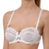 Soutien-gorge Corbeille En Dentelle De Calais Aux Motifs Floraux Et Baroques Aux Bonnets Doublés Tulle, Collection Soir De Venise De Chez Lise Charmel. -SOUTIEN-GORGE Soldes Boutique Soutien gorge Corbeille Lise Charmel Soir de Venise Blanc ACA3003 BL face