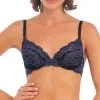 Soutien-gorge Plongeant à Armatures De La Nouvelle Collection Lingerie Permanente Instant Icon, Coloris Black Eclipse, Par La Maison Wacoal. -SOUTIEN-GORGE Soldes Boutique Soutien gorge a armatures plongeant Wacoal Instant Icon black eclipse noir et bleu WA851322 963