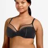 Soutien-gorge Armaturé Enveloppant Collection Chic Essential Coloris Noir De Chez Chantelle Paris.  -SOUTIEN-GORGE Soldes Boutique Soutien gorge armature enveloppant Chantelle Chic Essential noir C16G10 011 1