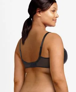 Soutien-gorge Armaturé Enveloppant Collection Chic Essential Coloris Noir De Chez Chantelle Paris.  -SOUTIEN-GORGE Soldes Boutique Soutien gorge armature enveloppant Chantelle Chic Essential noir C16G10 011 2