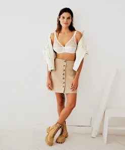 Soutien-gorge Armaturé Enveloppant De La Collection De Lingerie Vintage Chic Fête Par Chantelle Paris. -SOUTIEN-GORGE Soldes Boutique Soutien gorge armature enveloppant lingerie vintage Chantelle Fete blanc C19600 010 7