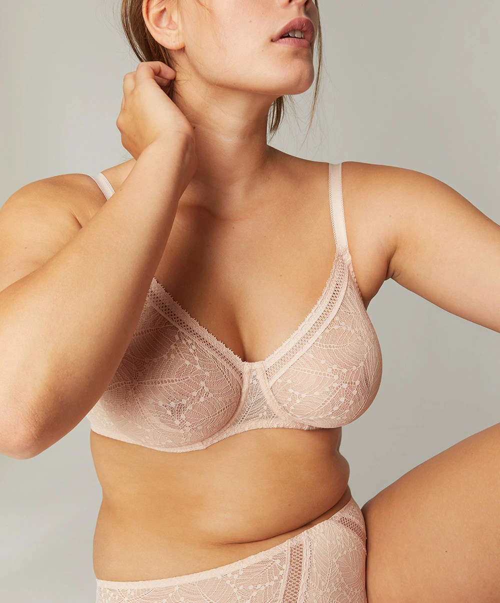 Simone Perele Soutien-gorge Moulé En Dentelle Armatures Souple Simone Pérèle Collection De Lingerie En Dentelle Permanente Comète Coloris Sable Rosé. 5 Simone Perele Soutien-gorge Moulé En Dentelle Armatures Souple Simone Pérèle Collection De Lingerie En Dentelle Permanente Comète Coloris Sable Rosé. – Image 3
