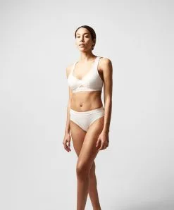 Soutien-gorge Armatures Chantal Thomass De La Collection Lingerie 211 Honoré, Coloris Talc. -SOUTIEN-GORGE Soldes Boutique Soutien gorge armatures Chantal Thomass 211 honore talc nacre T05C10 05X 5