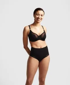 Soutien-gorge Moulé Armatures Enveloppant Collection Pure Light De La Marque De Lingerie Chantelle. 7 Soutien-gorge Moulé Armatures Enveloppant Collection Pure Light De La Marque De Lingerie Chantelle. -SOUTIEN-GORGE Soldes Boutique Soutien gorge armatures Chantelle pure light noir C10M10 011