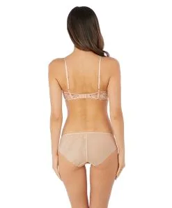 Soutien-gorge à Armatures Couvrant "classique" Wacoal De La Collection Lace Perfection, Coloris Café Crème (=peau Et Détails Ivoires). 7 Soutien-gorge à Armatures Couvrant "classique" Wacoal De La Collection Lace Perfection, Coloris Café Crème (=peau Et Détails Ivoires). -SOUTIEN-GORGE Soldes Boutique Soutien gorge armatures classique Wacoal Lace Perfection cafe creme chair WE135002 CAC 3