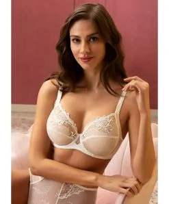 Soutien-gorge Couvrant Grande Taille à Armatures "Bien-être" Ivoire Collection De Lingerie Nuptiale Source Beauté Par Lise Charmel. -SOUTIEN-GORGE Soldes Boutique Soutien gorge armatures grande taille Bien etre Lise Charmel Source Beaute ecru nacre ivoire BCH6172 EN fashion 2