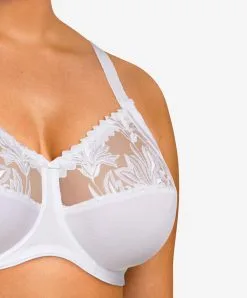 Soutien-gorge Armatures Grande Taille Emboitant 3 Parties Blanc Coupe Couvrante Et Emboîtante De La Collection Amazone Par Chantelle Paris.  -SOUTIEN-GORGE Soldes Boutique Soutien gorge armatures grande taille emboitant 3 parties Chantelle Amazone blanc C21010 010 3