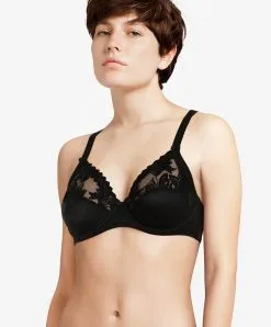Soutien-gorge Armatures Grande Taille Emboitant 3 Parties Noir Coupe Couvrante Et Emboîtante De La Collection Amazone Par Chantelle Paris. 