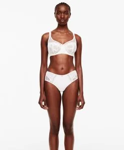 Soutien-gorge Armatures Très Enveloppant De La Marque De Lingerie Chantelle, Collection True Lace, Coloris Milk (=nacre). -SOUTIEN-GORGE Soldes Boutique Soutien gorge armatures tres enveloppant Chantelle true lace milk nacre C11M10 0LW 503