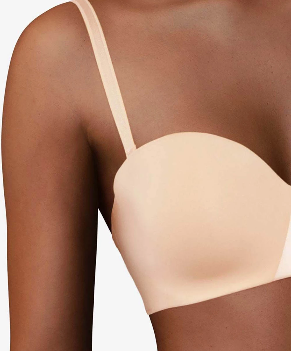 Soutien-gorge Invisible Bandeau Avec Coques Collection Essentiall De La Marque De Lingerie Française Chantelle. 6 Soutien-gorge Invisible Bandeau Avec Coques Collection Essentiall De La Marque De Lingerie Française Chantelle. – Image 4