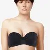 Soutien-gorge Invisible Bandeau Avec Coques Collection Essentiall De La Marque De Lingerie Française Chantelle. -SOUTIEN-GORGE Soldes Boutique Soutien gorge bandeau Chantelle essentiall noir C15G50 011
