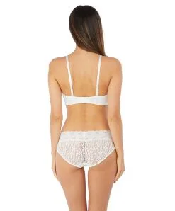 Soutien-gorge Bandeau En Dentelle Bretelles Amovibles Multi-positions Collection De Lingerie Permanente Wacoal Halo Lace, Coloris Ivoire. 12 Soutien-gorge Bandeau En Dentelle Bretelles Amovibles Multi-positions Collection De Lingerie Permanente Wacoal Halo Lace, Coloris Ivoire. -SOUTIEN-GORGE Soldes Boutique Soutien gorge bandeau en dentelle bretelles amovibles multi positions Wacoal Halo Lace noir ivoire ivory IVY WA854205 IVY 5