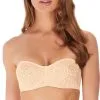 Soutien-gorge Bandeau En Dentelle Bretelles Amovibles Multi-positions Collection De Lingerie Permanente Wacoal Halo Lace, Coloris Nude (=peau). 1 Soutien-gorge Bandeau En Dentelle Bretelles Amovibles Multi-positions Collection De Lingerie Permanente Wacoal Halo Lace, Coloris Nude (=peau). -SOUTIEN-GORGE Soldes Boutique Soutien gorge bandeau en dentelle bretelles amovibles multi positions Wacoal Halo Lace nude chair WA854205 NUE