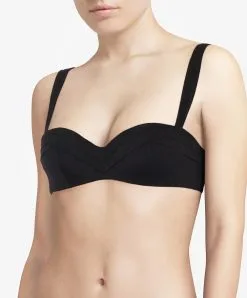 String Chantal Thomass De La Collection Encens'Moi Coloris Noir. 15 String Chantal Thomass De La Collection Encens'Moi Coloris Noir. -SOUTIEN-GORGE Soldes Boutique Soutien gorge bandeau mousse Noir Encens moi Chantal Thomass T00420 011 201