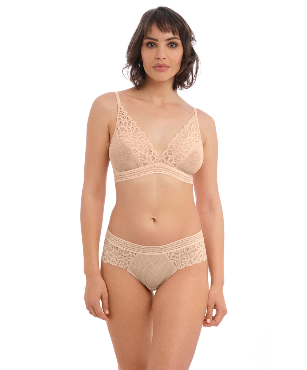 Bralette Sans Armatures Sexy De La Nouvelle Collection De Lingerie Chaire Raffiné De Chez Wacoal. 4 Bralette Sans Armatures Sexy De La Nouvelle Collection De Lingerie Chaire Raffiné De Chez Wacoal. – Image 2