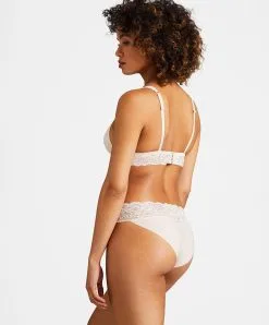 Soutien-gorge Brassière Confort Sans Armatures Bralette De La Collection Lingerie Permanente Sweetessence Par Aubade Paris. -SOUTIEN-GORGE Soldes Boutique Soutien gorge brassiere triangle coque sans armatures sweetessence skin Aubade chair IKC10 SKIN 4