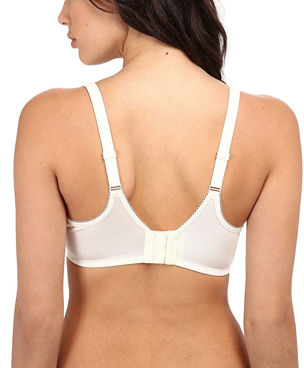 Soutien-gorge Contour Spacer Lisse Collection Basic Beauty De Chez Wacoal. 4 Soutien-gorge Contour Spacer Lisse Collection Basic Beauty De Chez Wacoal. – Image 2